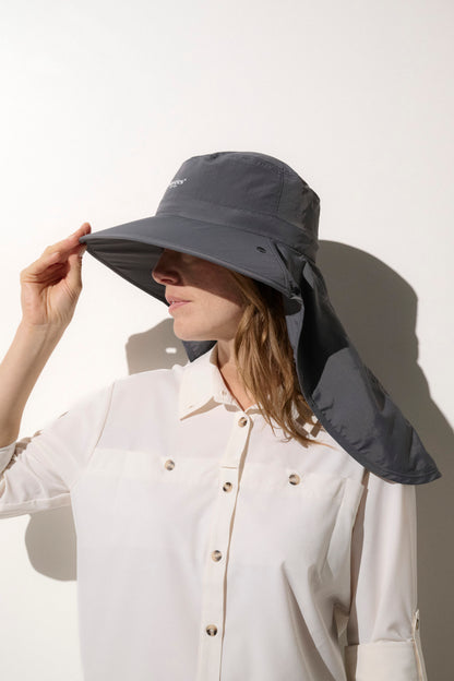 Chapeau anti-UV gris pour femme, protection solaire UPF 50+, idéal pour les activités en plein air.