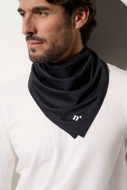 Bandana anti-UV noir pour homme, léger et élégant, offrant une protection solaire UPF 50+ pour activités de plein air.