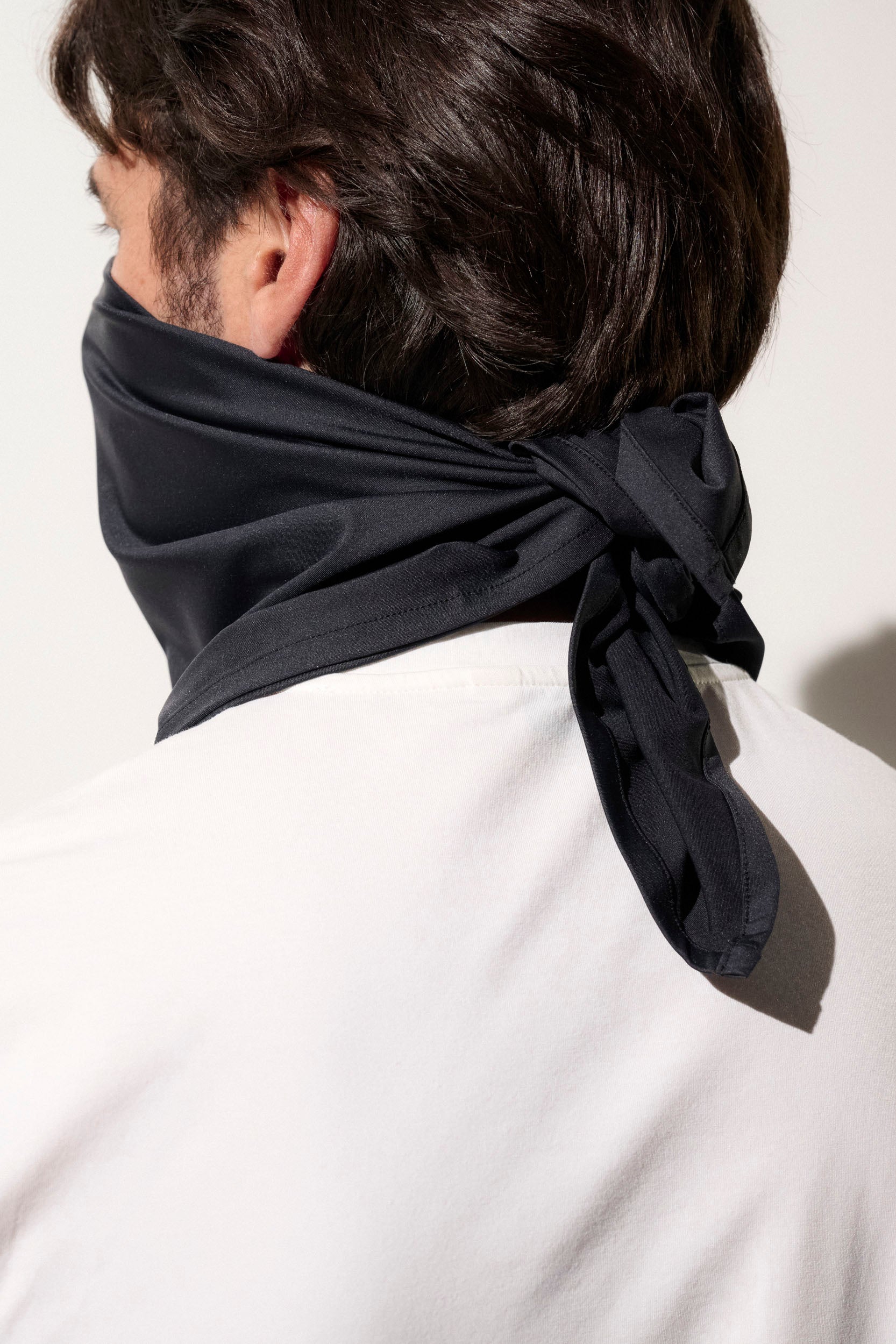 Bandana anti-UV noir pour homme, UPF 50+, idéal pour les activités de plein air et la protection solaire.