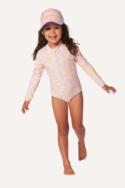 Maillot de bain anti-UV pour fille, manches longues, tissu léger UPF 50+, idéal pour les activités aquatiques.