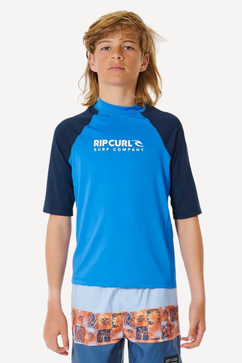 T-shirt de bain anti-UV bleu pour garçon, avec protection solaire UPF 50+ de Rip Curl, idéal pour la plage.